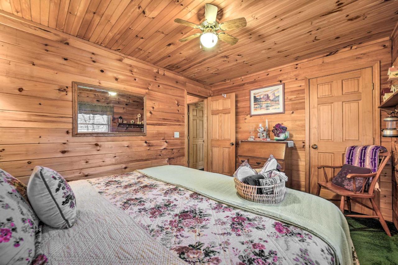Franklin Cabin With Porch Near Hiking And Waterfalls! Eksteriør bilde